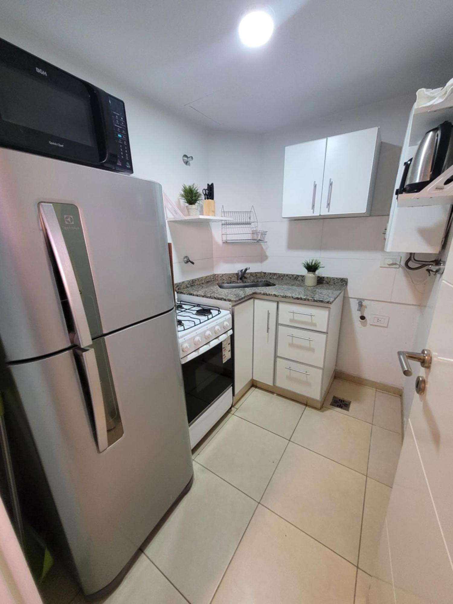 Apartamento Amoblado. Córdoba, Capital. *